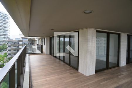 Varanda de apartamento à venda com 2 quartos, 200m² em Barra da Tijuca, Rio de Janeiro