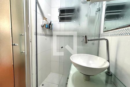 Banheiro suíte  de apartamento para alugar com 1 quarto, 54m² em Kobrasol, São José