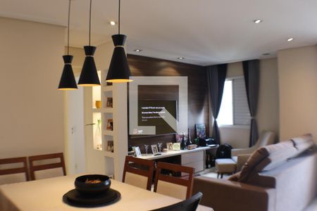 Sala de apartamento para alugar com 2 quartos, 74m² em Jardim Tupanci, Barueri