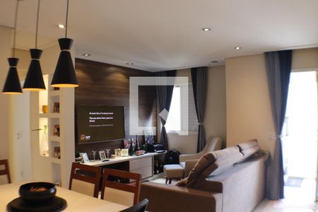 Sala de apartamento para alugar com 2 quartos, 74m² em Jardim Tupanci, Barueri