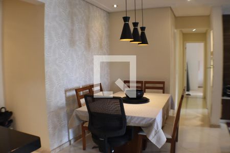 Sala de apartamento para alugar com 2 quartos, 74m² em Jardim Tupanci, Barueri