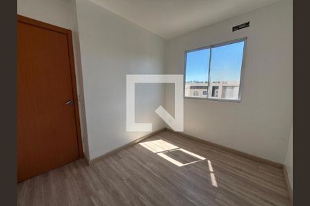 Dormitório 2 de apartamento à venda com 2 quartos, 39m² em Rondônia, Novo Hamburgo