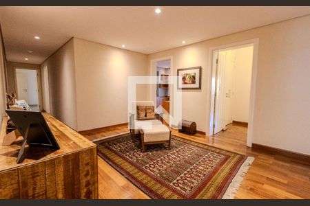 Apartamento à venda com 4 quartos, 580m² em Cambuí, Campinas