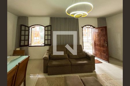 Casa à venda com 6 quartos, 300m² em Planalto, Belo Horizonte