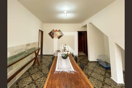 Casa à venda com 6 quartos, 300m² em Planalto, Belo Horizonte