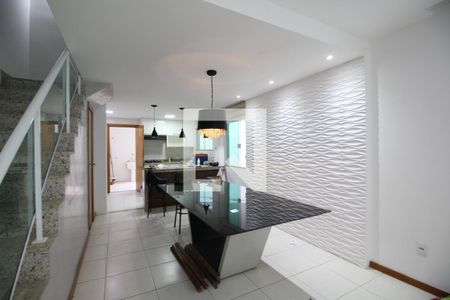 Sala de casa de condomínio para alugar com 4 quartos, 300m² em Freguesia (jacarepaguá), Rio de Janeiro