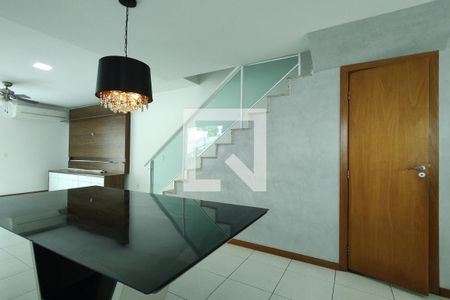 Sala de casa de condomínio para alugar com 4 quartos, 300m² em Freguesia (jacarepaguá), Rio de Janeiro