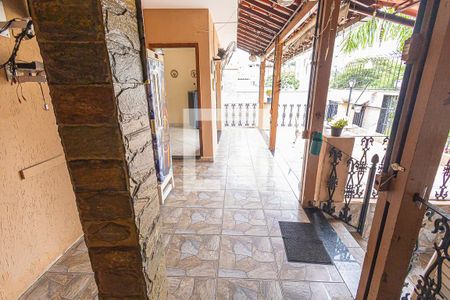 varanda de casa para alugar com 5 quartos, 250m² em Alípio de Melo, Belo Horizonte