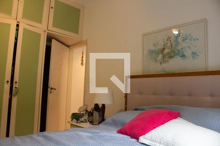 Quarto 1 de apartamento à venda com 2 quartos, 60m² em Copacabana, Rio de Janeiro