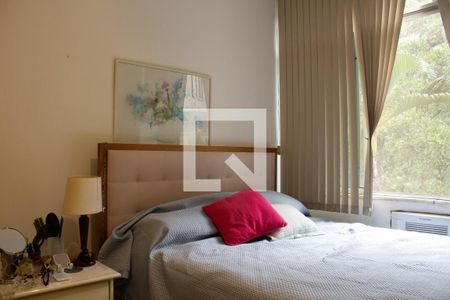 Quarto 1 de apartamento à venda com 2 quartos, 60m² em Copacabana, Rio de Janeiro