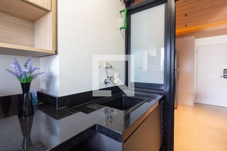 Cozinha e Área de Serviço de apartamento à venda com 2 quartos, 73m² em Pinheiros, São Paulo