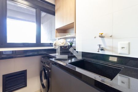 Cozinha e Área de Serviço de apartamento à venda com 2 quartos, 73m² em Pinheiros, São Paulo