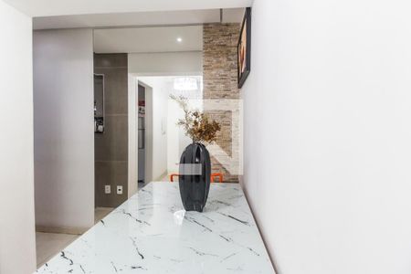 Sala de apartamento à venda com 1 quarto, 50m² em Jardim Tupanci, Barueri