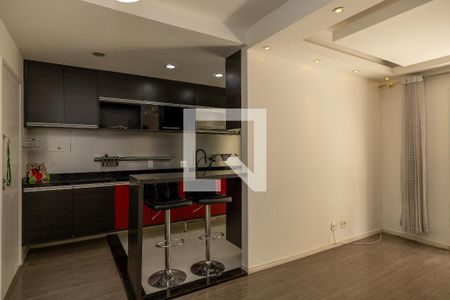 Sala de apartamento para alugar com 2 quartos, 72m² em Jardim Tupanci, Barueri