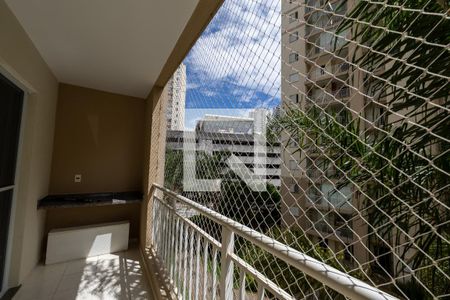 Varanda de apartamento para alugar com 2 quartos, 72m² em Jardim Tupanci, Barueri