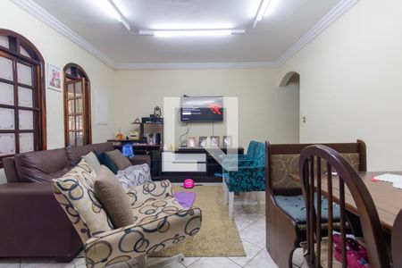 Casa à venda com 2 quartos, 192m² em Vila Carrão, São Paulo
