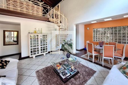 Sala 1 de casa de condomínio para alugar com 4 quartos, 350m² em Piratininga, Niterói