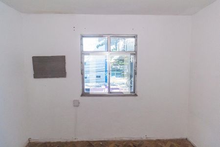 Quarto 1 de apartamento para alugar com 2 quartos, 50m² em Guadalupe, Rio de Janeiro