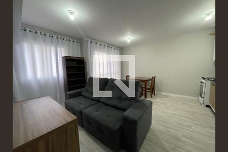 Sala/Cozinha de apartamento para alugar com 1 quarto, 38m² em Vila Butantã, São Paulo
