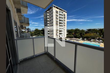 Varanda de apartamento para alugar com 2 quartos, 72m² em Barra da Tijuca, Rio de Janeiro