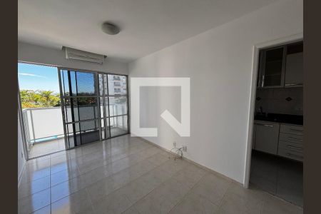 Sala de apartamento para alugar com 2 quartos, 72m² em Barra da Tijuca, Rio de Janeiro