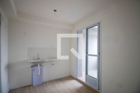 Sala/Cozinha  de apartamento para alugar com 2 quartos, 32m² em Vila Plana, São Paulo