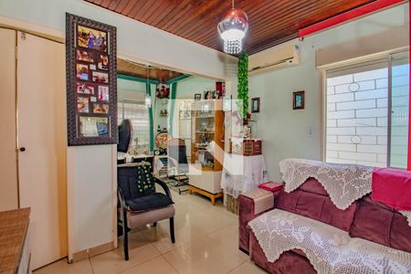 Sala de casa à venda com 2 quartos, 100m² em Costa E Silva, Porto Alegre