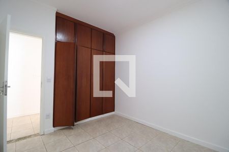 Quarto 1 de casa para alugar com 3 quartos, 210m² em Jardim Karaíba, Uberlândia