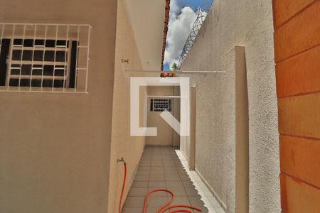Área de Serviço de casa para alugar com 3 quartos, 210m² em Jardim Karaíba, Uberlândia