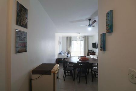 Sala de apartamento para alugar com 2 quartos, 78m² em Jardim Las Palmas, Guarujá