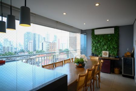 Varanda Gourmet de apartamento para alugar com 3 quartos, 142m² em Vila Gumercindo, São Paulo