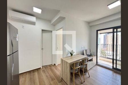 Sala/Cozinha de apartamento para alugar com 1 quarto, 29m² em Indianópolis, São Paulo