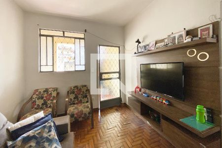 Sala de casa para alugar com 2 quartos, 150m² em União, Belo Horizonte