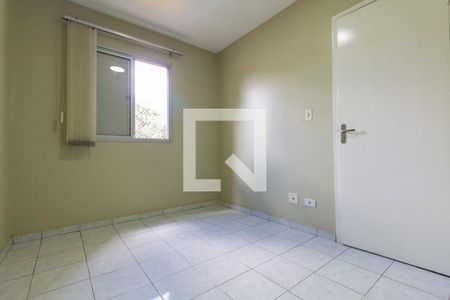 Quarto 2 de apartamento para alugar com 3 quartos, 62m² em Parque Cisper, São Paulo