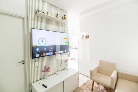 Sala  de apartamento para alugar com 2 quartos, 38m² em Jardim Copiuva, Carapicuíba