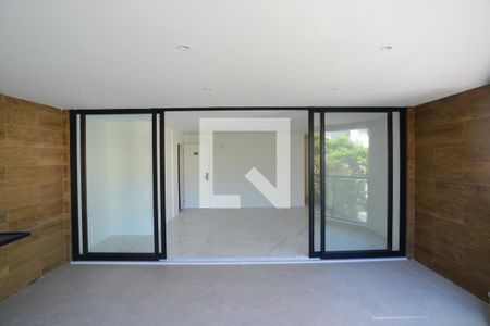 Varanda de apartamento para alugar com 4 quartos, 136m² em Barra da Tijuca, Rio de Janeiro