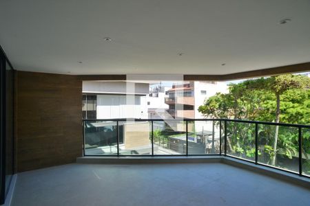 Varanda de apartamento para alugar com 4 quartos, 136m² em Barra da Tijuca, Rio de Janeiro