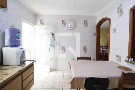 Casa à venda com 3 quartos, 150m² em Vila Sabrina, São Paulo