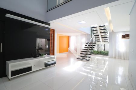 Casa para alugar com 4 quartos, 275m² em Alto Umuarama, Uberlândia