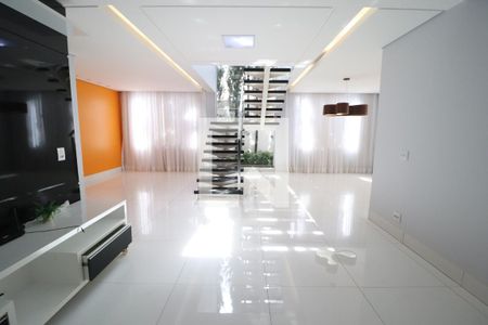 Casa para alugar com 4 quartos, 275m² em Alto Umuarama, Uberlândia