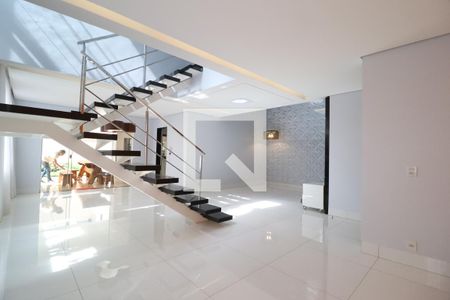 Casa para alugar com 4 quartos, 275m² em Alto Umuarama, Uberlândia