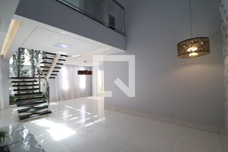 Casa para alugar com 4 quartos, 275m² em Alto Umuarama, Uberlândia