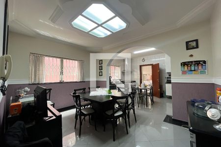 Casa à venda com 4 quartos, 199m² em Parque Sao Domingos, São Paulo