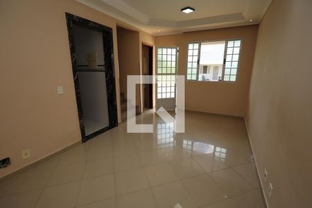 Sala de TV de casa de condomínio à venda com 3 quartos, 115m² em Vila Metalúrgica, Santo André