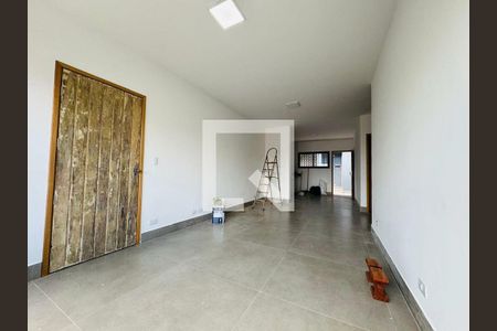 Casa à venda com 2 quartos, 140m² em Cupecê, São Paulo