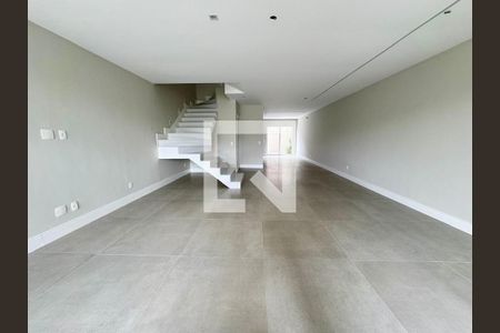 Casa à venda com 3 quartos, 260m² em Barra da Tijuca, Rio de Janeiro