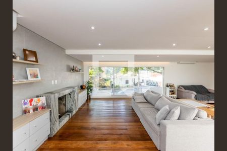 Casa à venda com 4 quartos, 295m² em Jardim Marajoara, São Paulo