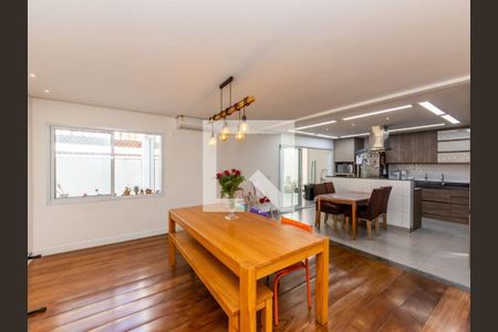 Casa à venda com 4 quartos, 295m² em Jardim Marajoara, São Paulo