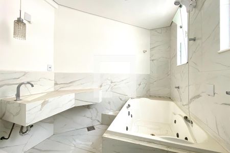 Banheiro da Suíte 1 de apartamento para alugar com 3 quartos, 110m² em Centro, Belo Horizonte