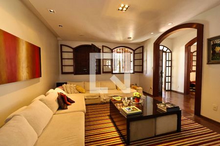 Sala de casa para alugar com 4 quartos, 900m² em Belvedere, Belo Horizonte